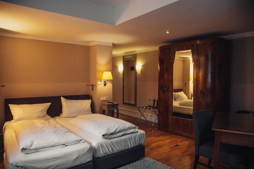 Weinhotel Eltvinum Eltville am Rhein ภายนอก รูปภาพ